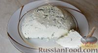 Фото к рецепту: Домашний сыр с зеленью (в мультиварке)
