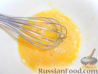 Фото приготовления рецепта: Огурцы, жаренные в панировочных сухарях - шаг №3