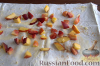 Фото приготовления рецепта: Сладкий рулет из лаваша с нектаринами и яблоками - шаг №3