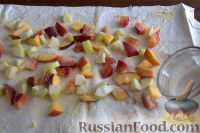 Фото приготовления рецепта: Сладкий рулет из лаваша с нектаринами и яблоками - шаг №5