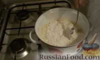 Фото приготовления рецепта: Заварные пирожные "Лебеди" со сгущенкой - шаг №4
