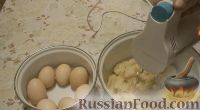 Фото приготовления рецепта: Заварные пирожные "Лебеди" со сгущенкой - шаг №6
