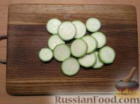 Фото приготовления рецепта: Закуска из жареных кабачков с овощами - шаг №1