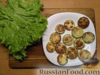 Фото приготовления рецепта: Закуска из жареных кабачков с овощами - шаг №5