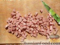 Фото приготовления рецепта: Поджарка из колбасы или сосисок - шаг №2