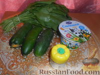 Фото приготовления рецепта: Салат из огурцов и щавеля - шаг №1