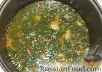 Фото приготовления рецепта: Суп картофельный со щавелем - шаг №15