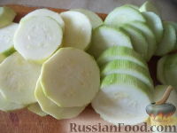 Фото приготовления рецепта: Кабачки, запеченные с цветной капустой - шаг №2