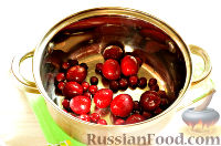Фото приготовления рецепта: Напиток из красной алычи и вишни - шаг №3