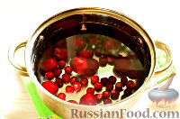 Фото приготовления рецепта: Напиток из красной алычи и вишни - шаг №4