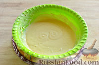 Фото приготовления рецепта: Заливной пирог со свежей сливой - шаг №8