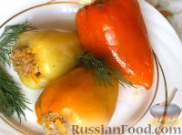 Фото к рецепту: Болгарский перец, фаршированный мясом и рисом