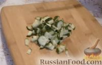 Фото приготовления рецепта: Тарталетки с салатом из ветчины и сыра, с грибами и помидорами - шаг №5