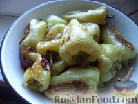 Фото приготовления рецепта: Запеченный болгарский перец с чесноком - шаг №3
