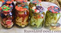 Фото к рецепту: Кабачки, маринованные с ягодами и горошком, на зиму