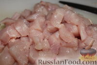 Фото приготовления рецепта: Салат с куриным филе, болгарским перцем, шпинатом (в лепешке) - шаг №3