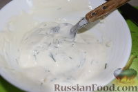 Фото приготовления рецепта: Салат с куриным филе, болгарским перцем, шпинатом (в лепешке) - шаг №11