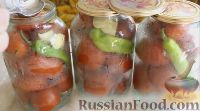 Фото приготовления рецепта: Острые маринованные помидоры с перцем и хреном (без стерилизации) - шаг №5