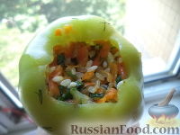 Фото приготовления рецепта: Болгарский перец, фаршированный рисом и грибами - шаг №7