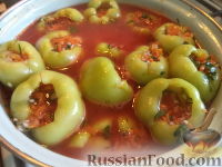 Фото приготовления рецепта: Болгарский перец, фаршированный рисом и грибами - шаг №10