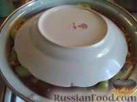 Фото приготовления рецепта: Болгарский перец, фаршированный рисом и грибами - шаг №11