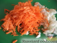 Фото приготовления рецепта: Болгарский перец, фаршированный рисом и грибами - шаг №4