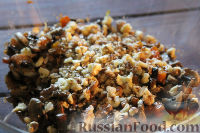 Фото приготовления рецепта: Салат с цветной капустой, орехами и грибами - шаг №6