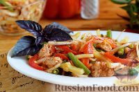 Фото приготовления рецепта: Салат с куриным филе, стручковой фасолью и сладким перцем - шаг №11
