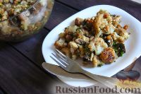 Фото приготовления рецепта: Салат с цветной капустой, орехами и грибами - шаг №18