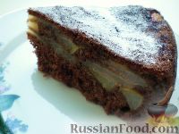 Фото приготовления рецепта: Шоколадная шарлотка с грушами и корицей (в мультиварке) - шаг №7