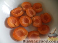 Фото приготовления рецепта: Салат с квашеной капустой, колбасой и морковью - шаг №5