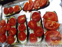 Фото приготовления рецепта: Баклажаны, запеченные с помидорами и сыром - шаг №5
