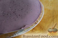 Фото приготовления рецепта: Торт-мусс из ежевики с йогуртом (без выпечки) - шаг №8