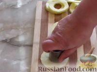 Фото приготовления рецепта: Яблоки в кляре - шаг №3