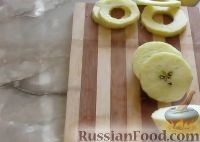 Фото приготовления рецепта: Яблоки в кляре - шаг №2