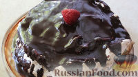 Фото приготовления рецепта: Торт "Павлова" с ягодами и глазурью - шаг №8