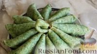 Фото к рецепту: Зеленые тонкие блины со шпинатом