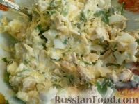 Фото приготовления рецепта: Фаршированные сыром и яйцами шампиньоны - шаг №8
