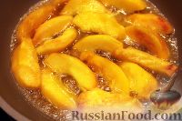Фото приготовления рецепта: Десерт из персиков с ликером - шаг №8