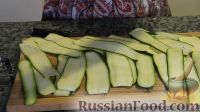 Фото приготовления рецепта: Рулетики "Тещин язык" из цуккини (Zucchini Rolls) - шаг №4