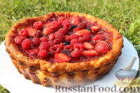 Фото приготовления рецепта: Чизкейк со свежими ягодами - шаг №12