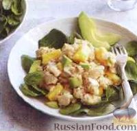 Фото к рецепту: Куриный салат с авокадо, ананасом и рисом