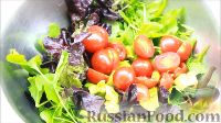Фото приготовления рецепта: Салат с креветками - шаг №9