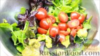 Фото приготовления рецепта: Салат с креветками - шаг №10
