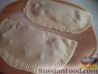 Фото приготовления рецепта: Чебуреки крымские - шаг №14