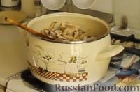Фото приготовления рецепта: Крем-суп из шампиньонов - шаг №4