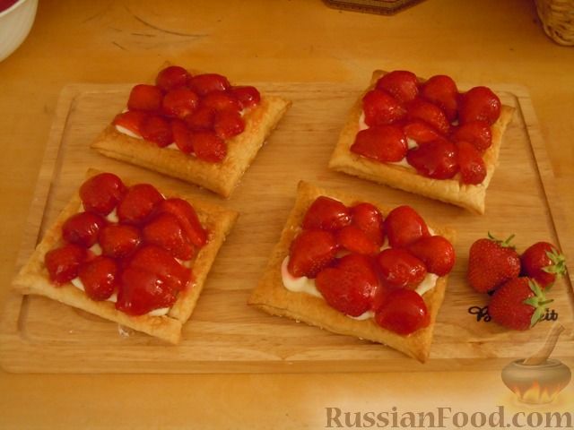 Пирожки с замороженными ягодами - пошаговый рецепт с фото на баштрен.рф