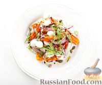 Фото к рецепту: Салат с печеной морковью и моцареллой