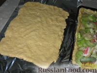 Фото приготовления рецепта: Пирог с ревенем - шаг №5