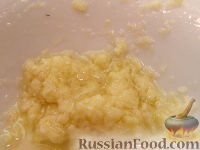 Фото приготовления рецепта: Закуска из кабачков с чесноком и помидорами - шаг №5
